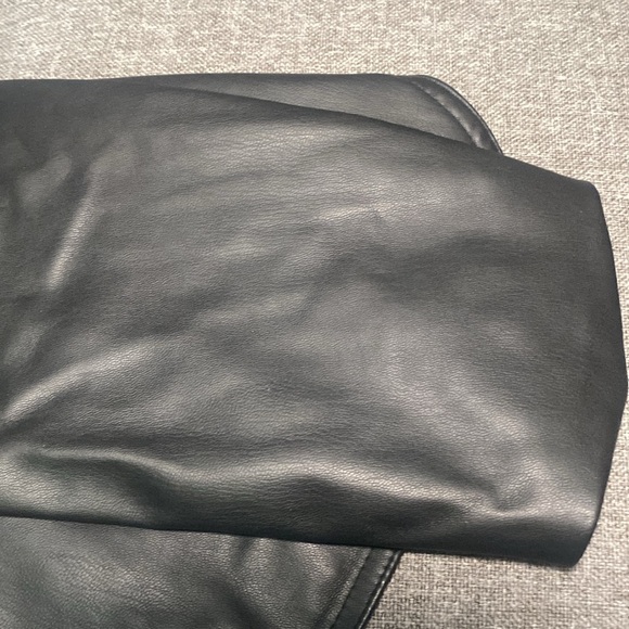 Oversized leather blazer - Picture 2 of 4